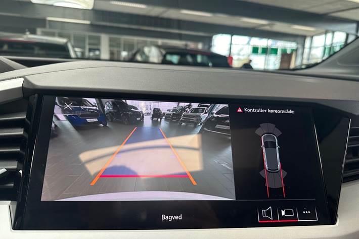 Hvid Audi Q4 e-tron fra 2023