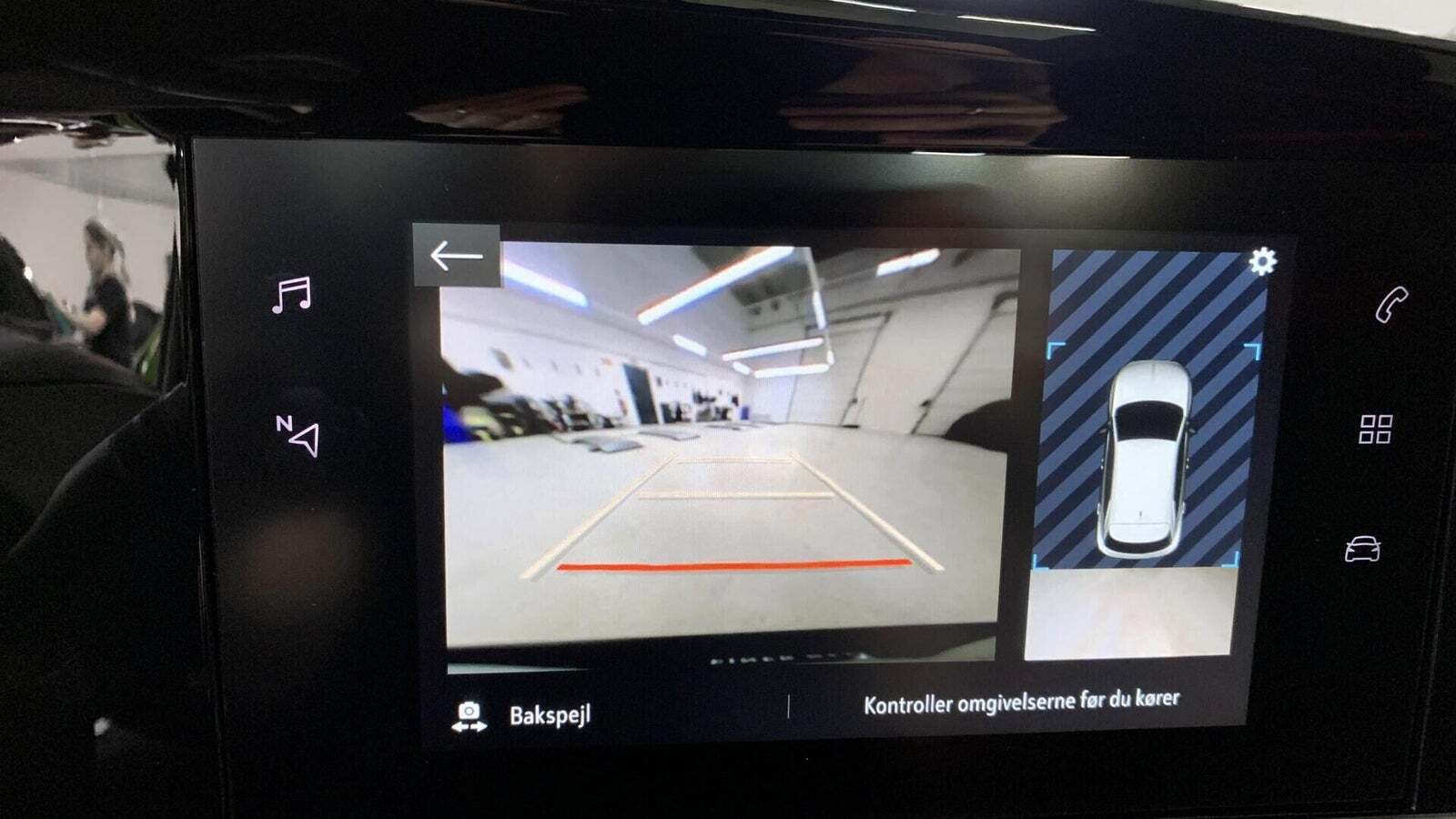 Grøn Opel Mokka-e fra 2023