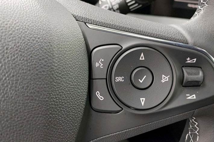 Grøn Opel Mokka-e fra 2023