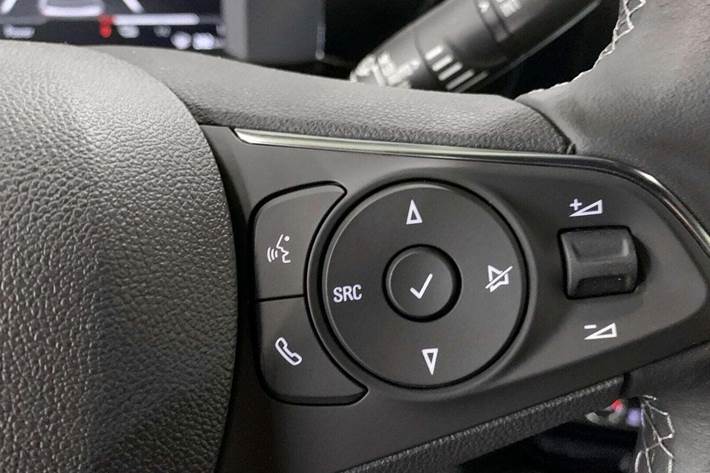 Grøn Opel Mokka-e fra 2023