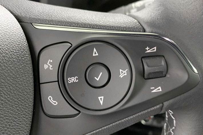 Grøn Opel Mokka-e fra 2023