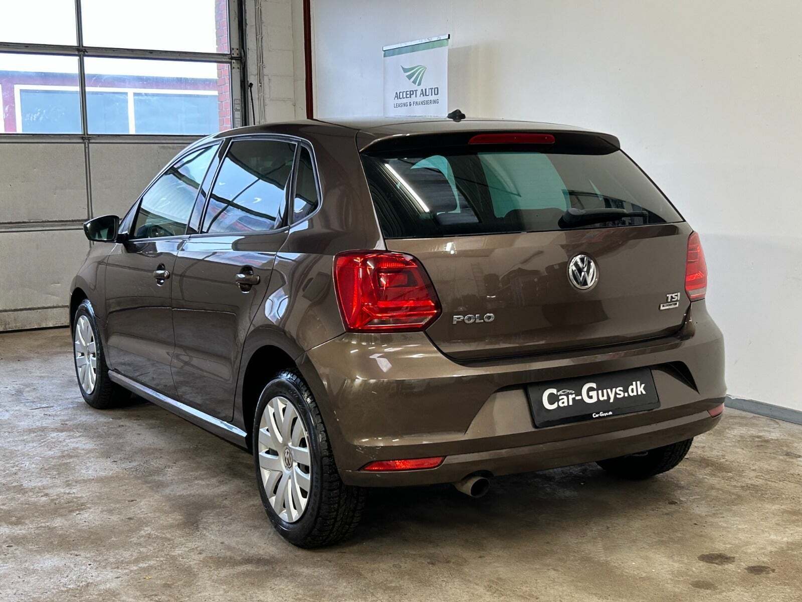 Brun VW Polo fra 2016