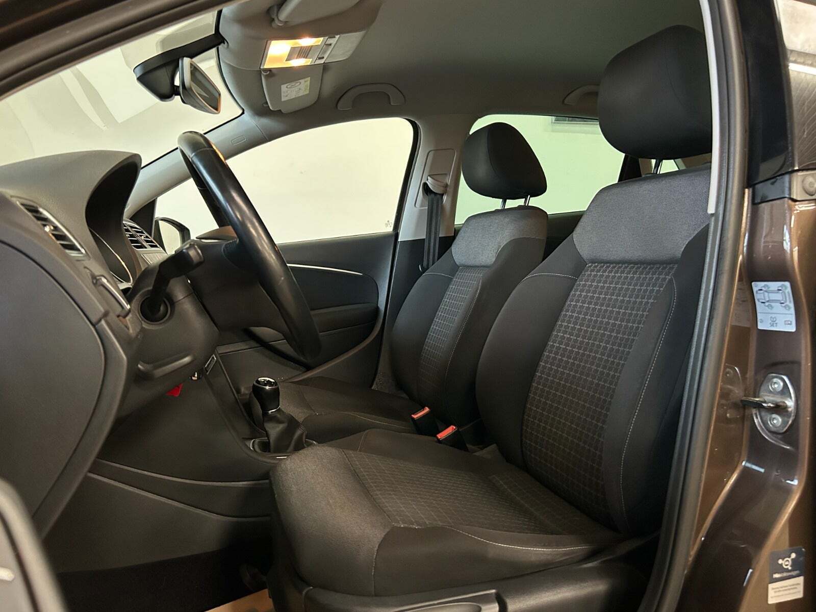 Brun VW Polo fra 2016