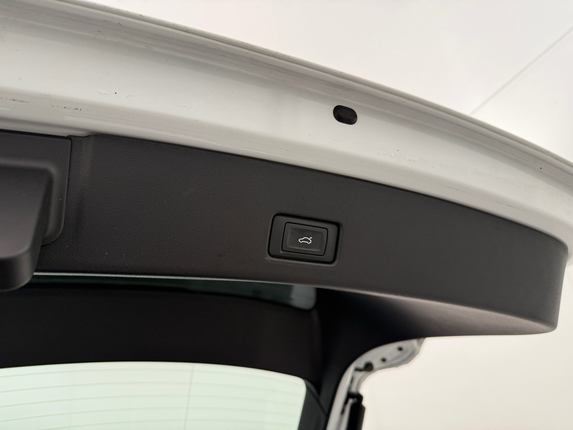 Hvid Audi Q4 fra 2022