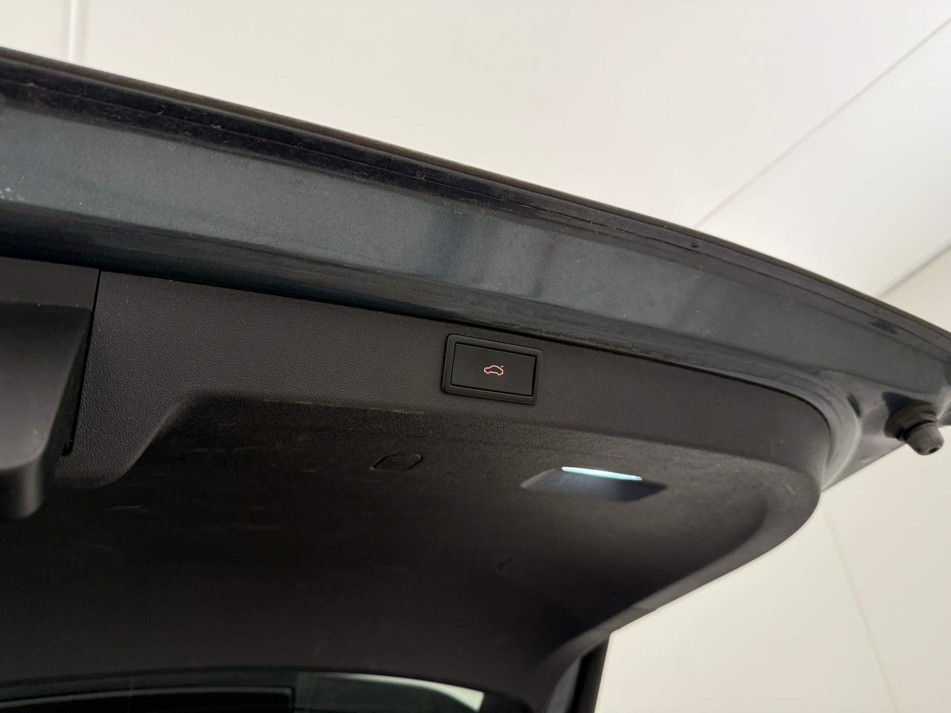 Grå Skoda Enyaq fra 2021