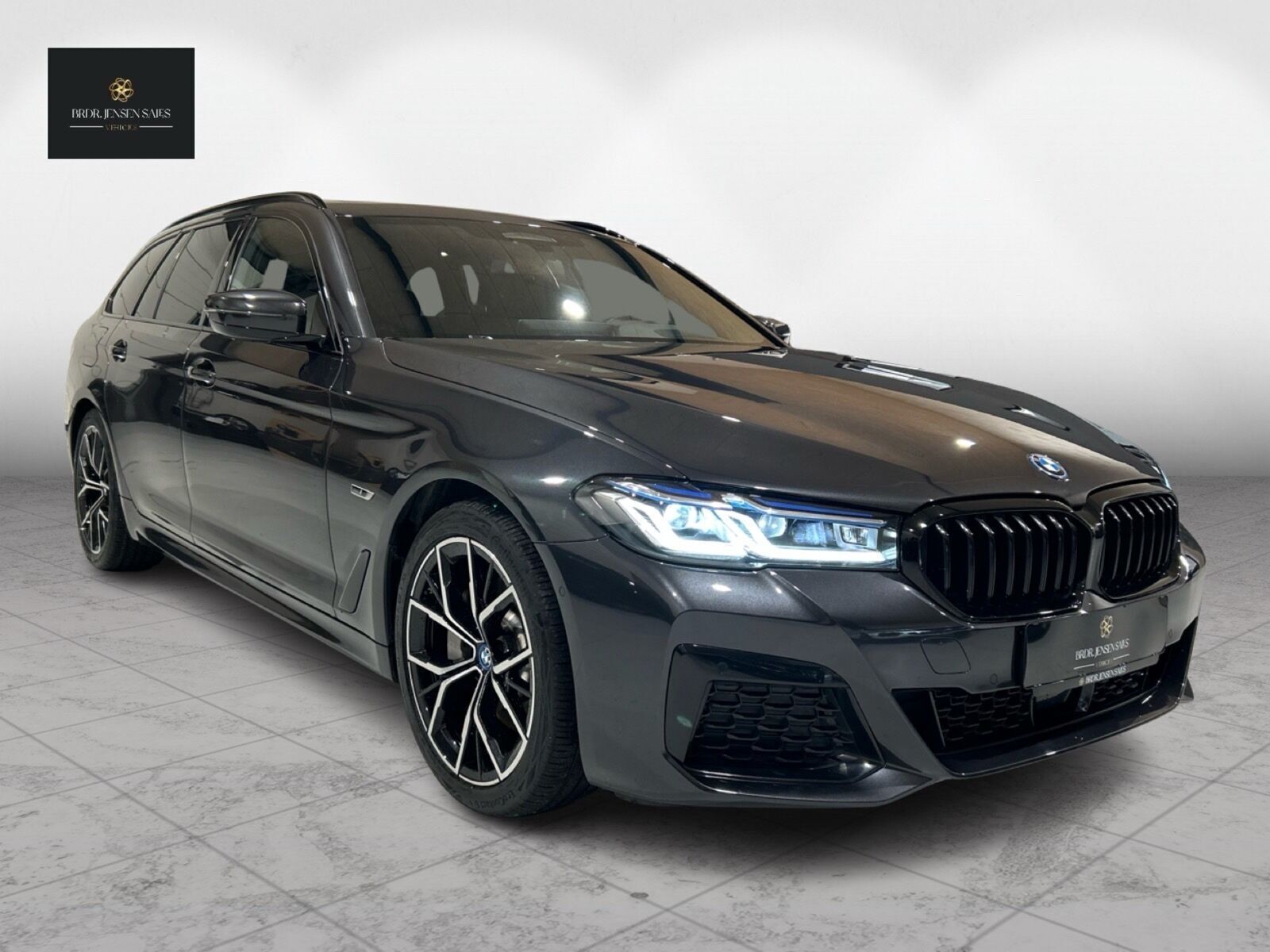 BMW 530e 2,0 Touring Plugin-hybrid M-Sport XDrive Steptronic 293HK Stc 8g Aut.