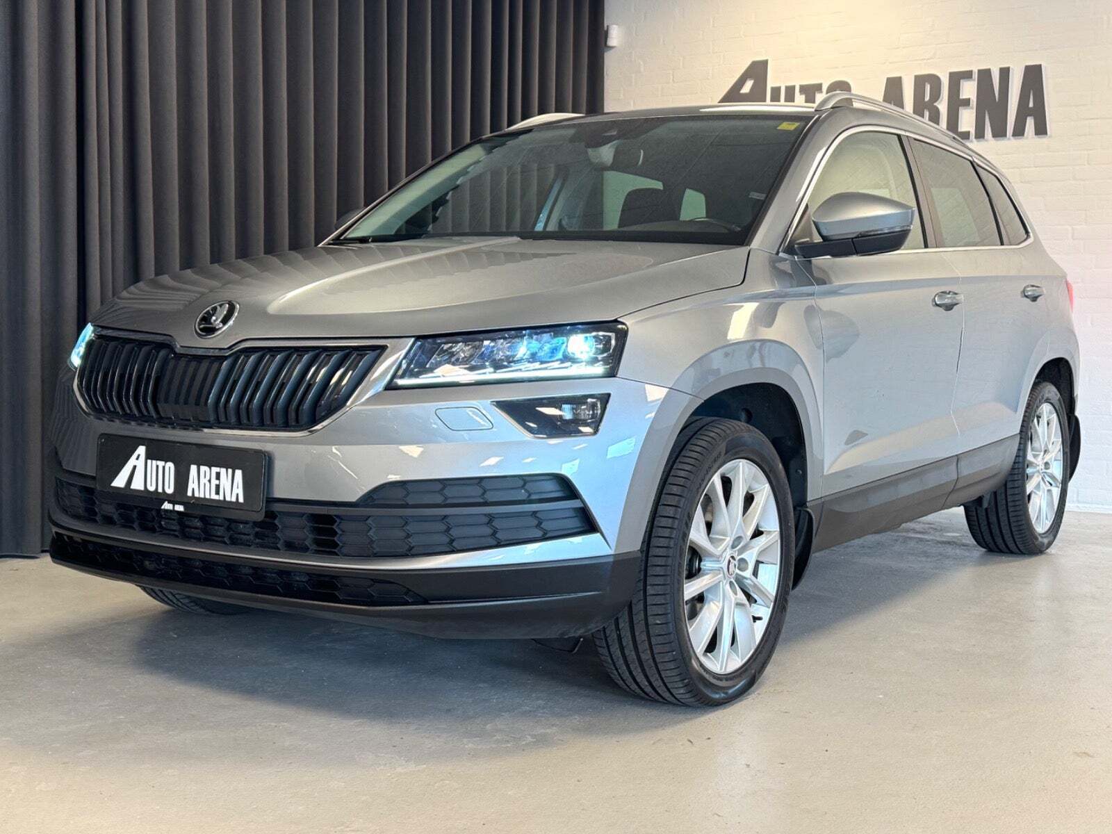 Grå Skoda Karoq fra 2018