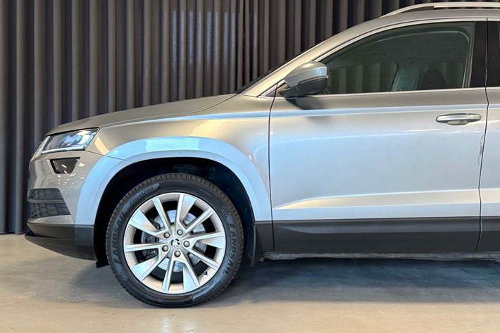 Grå Skoda Karoq fra 2018