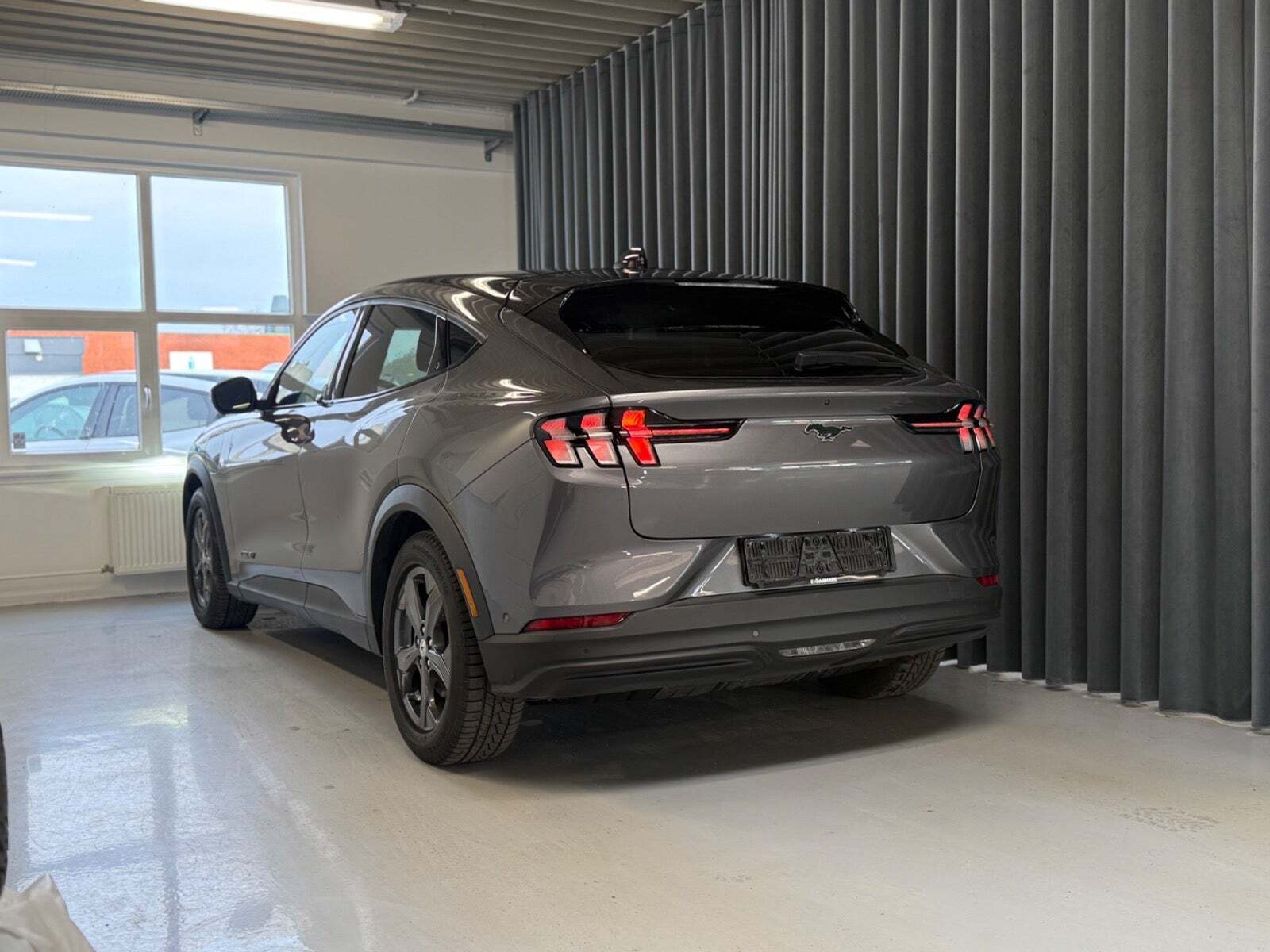 Ford Mustang Mach-E 88 Extended Range