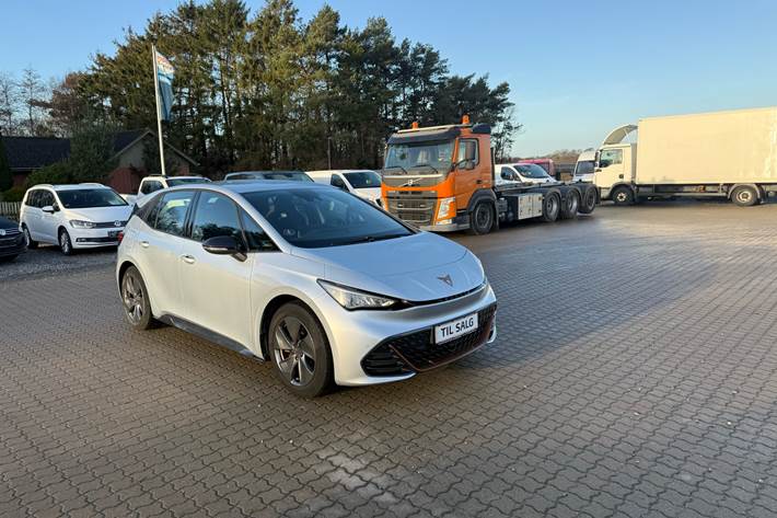 Sølv Cupra Born fra 2023