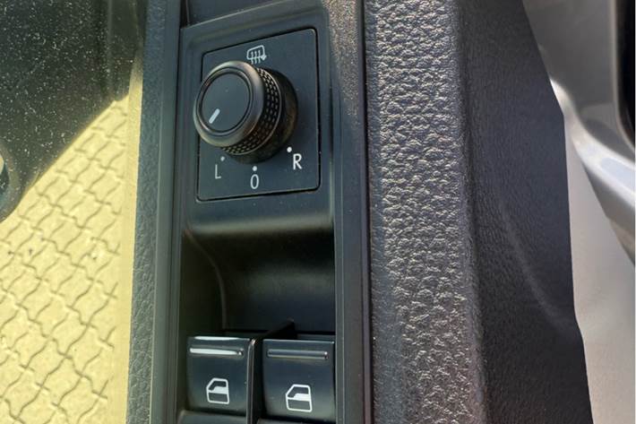 Grå VW Transporter fra 2017