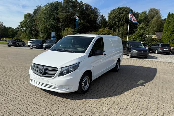 Hvid Mercedes Vito fra 2021