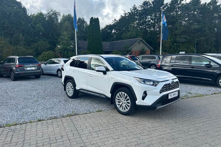 Hvid Toyota RAV4 fra 2019