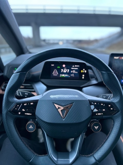 Grå Cupra Born fra 2023