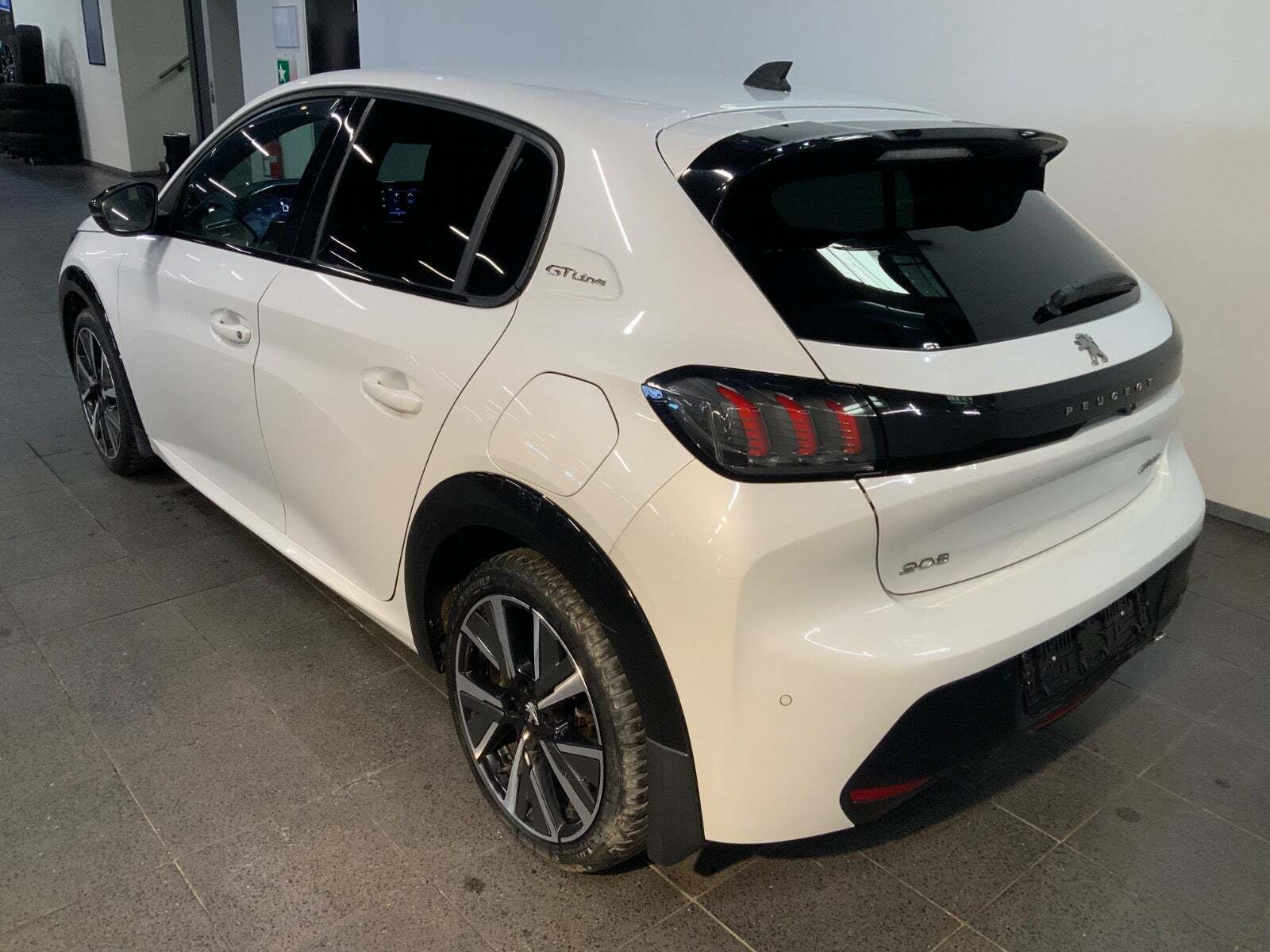 Peugeot 208 1,2 PureTech 100 GT Line EAT8