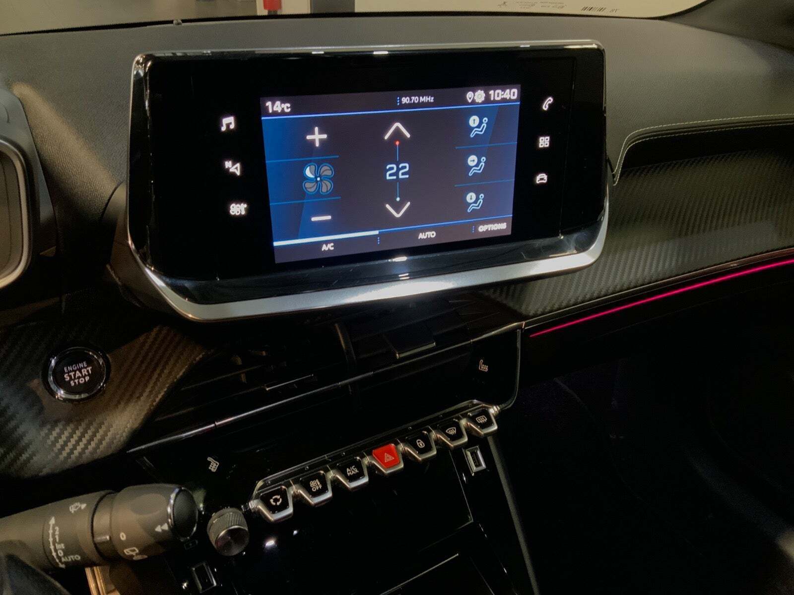 Hvid Peugeot 208 fra 2020