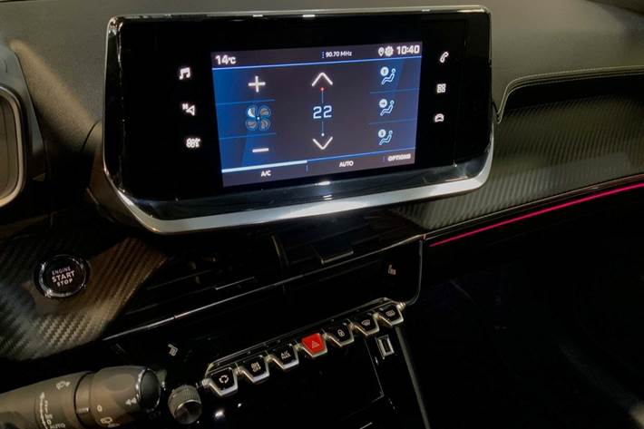 Hvid Peugeot 208 fra 2020