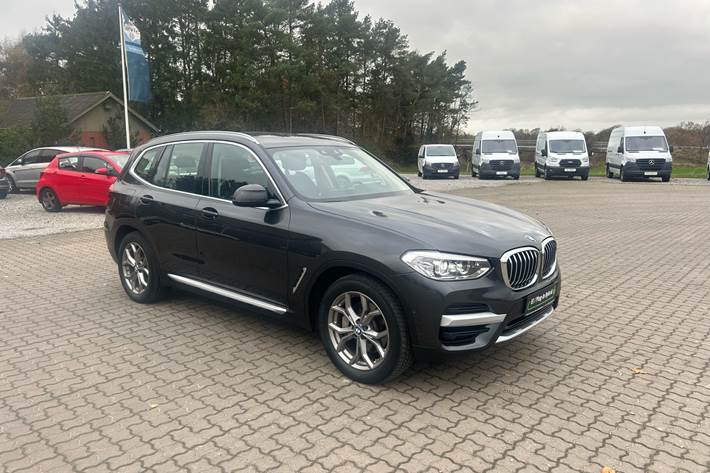 Grå BMW X3 fra 2021