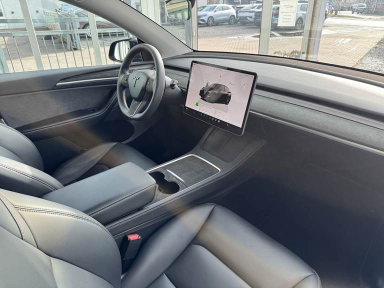 Tesla Model Y EL RWD 299HK 5d Aut.