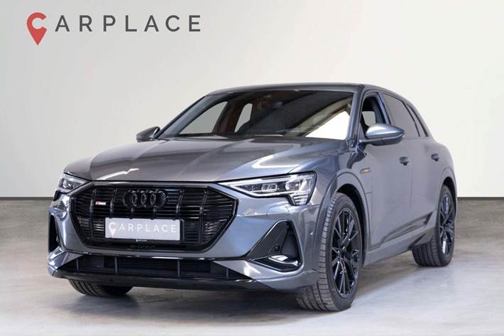 Grå Audi e-tron fra 2022