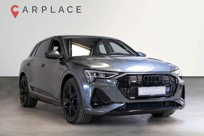 Grå Audi e-tron fra 2022