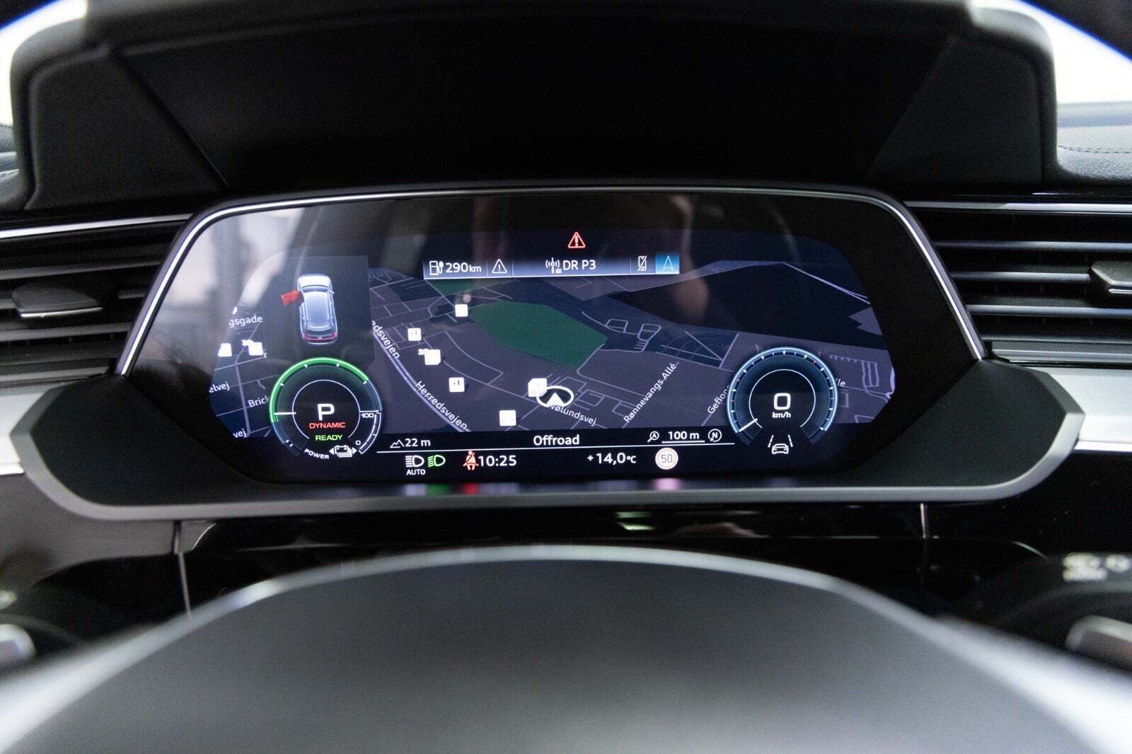 Grå Audi e-tron fra 2022