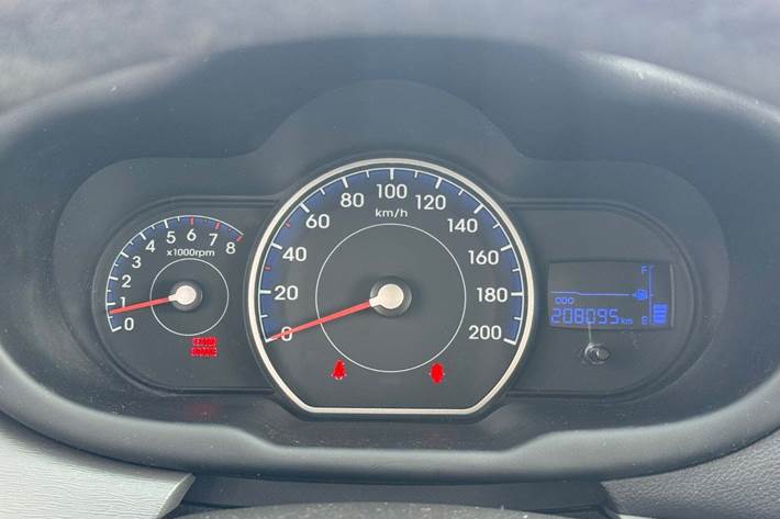 Hvid Hyundai i10 fra 2013