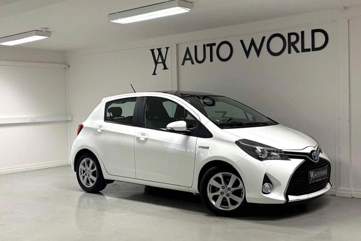 Hvid Toyota Yaris fra 2015