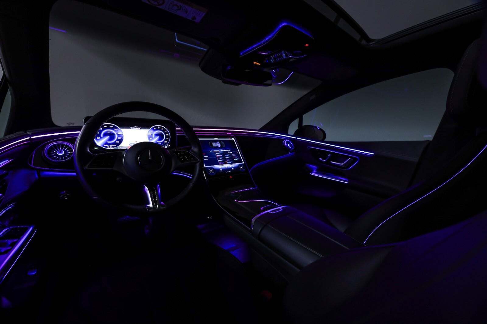 Mercedes EQE300 Electric Art