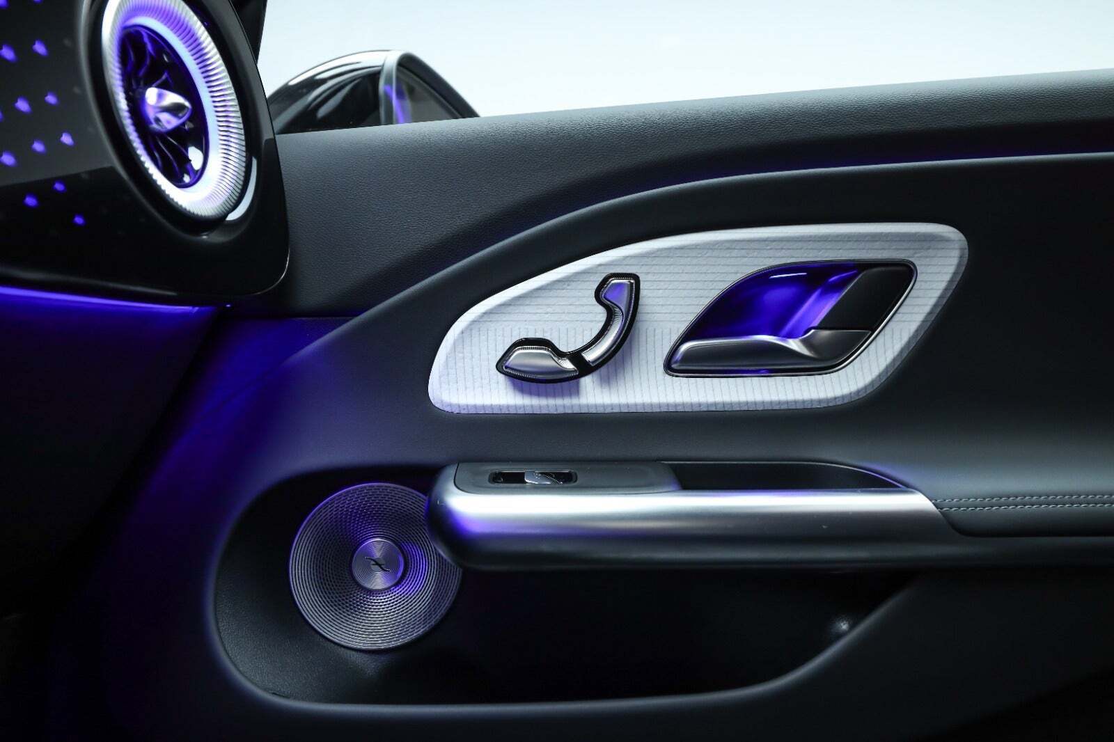 Hvid Mercedes CLA250+ fra 2025