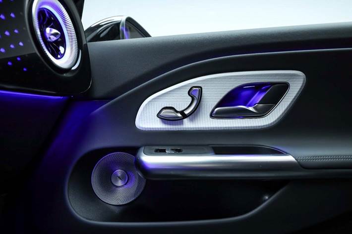 Hvid Mercedes CLA250+ fra 2025