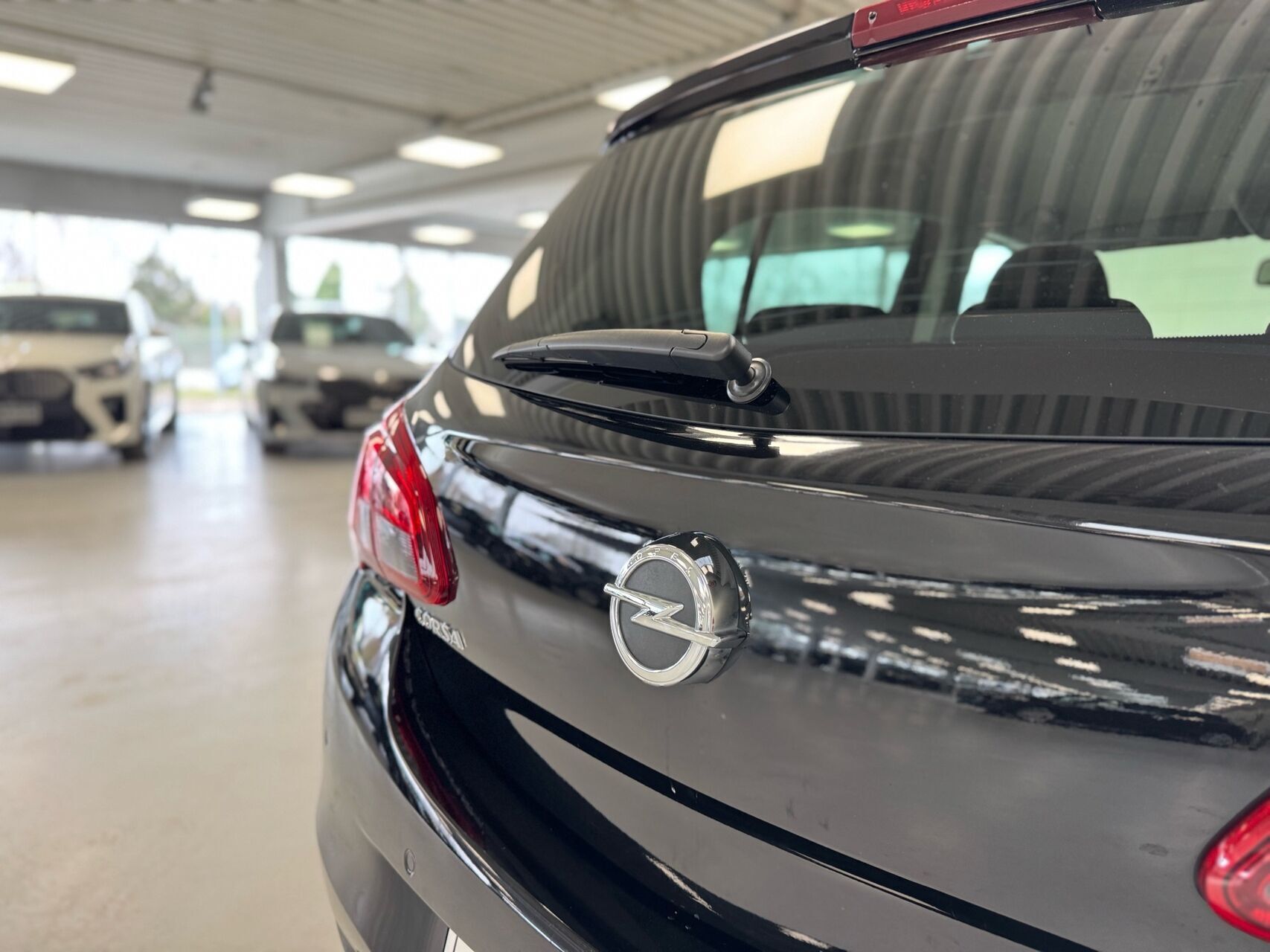 Sort Opel Corsa fra 2019