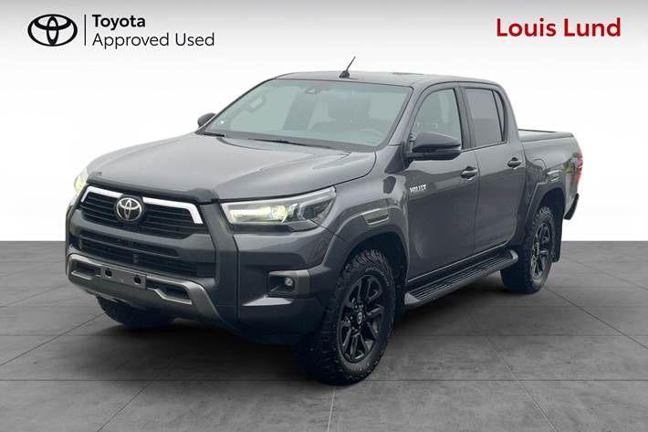 Grå Toyota HiLux fra 2022