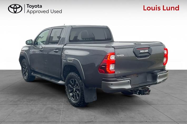 Grå Toyota HiLux fra 2022