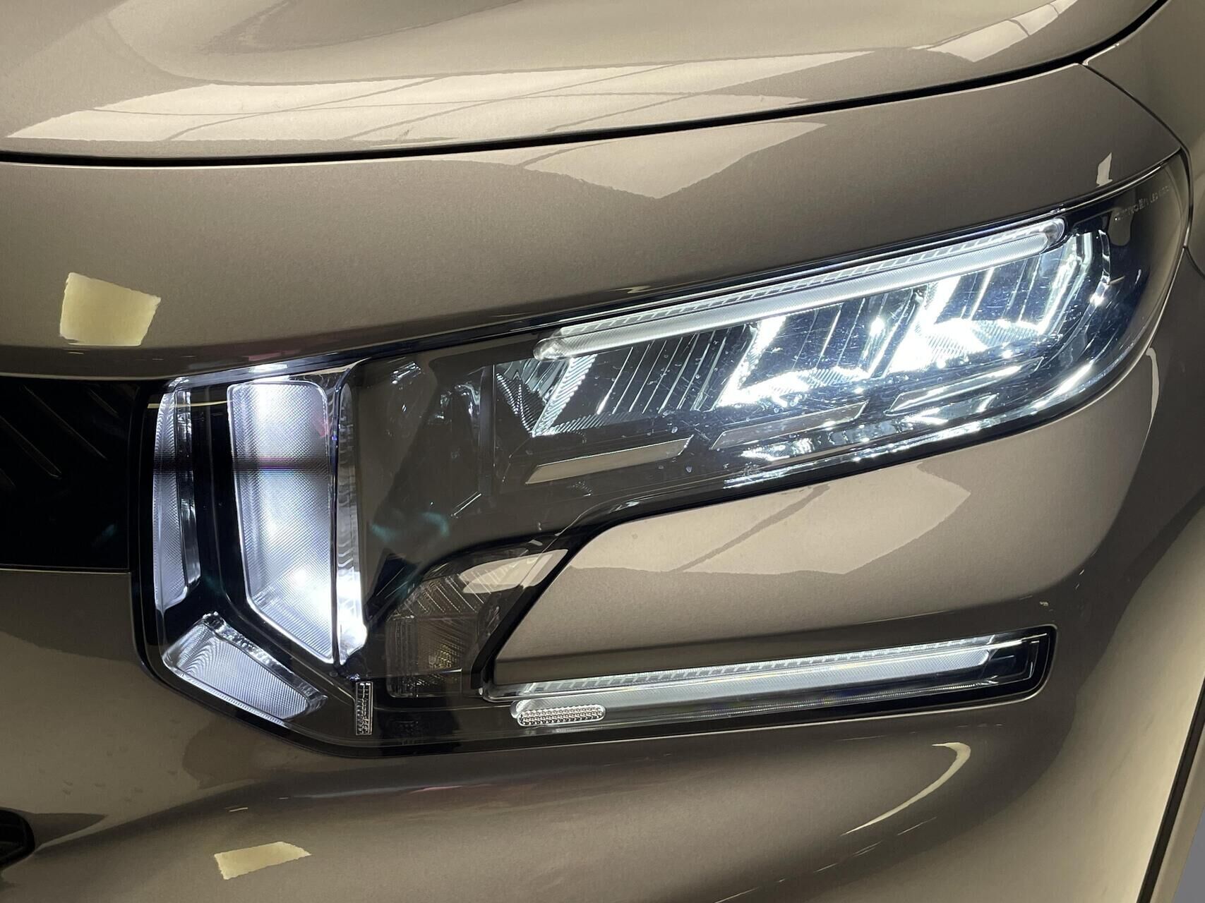 Grå Citroën ë-C3 fra 2025