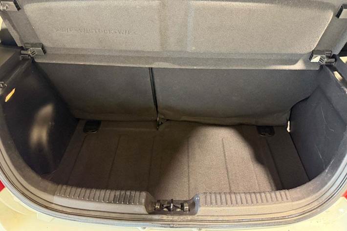 Hvid Hyundai i10 fra 2012