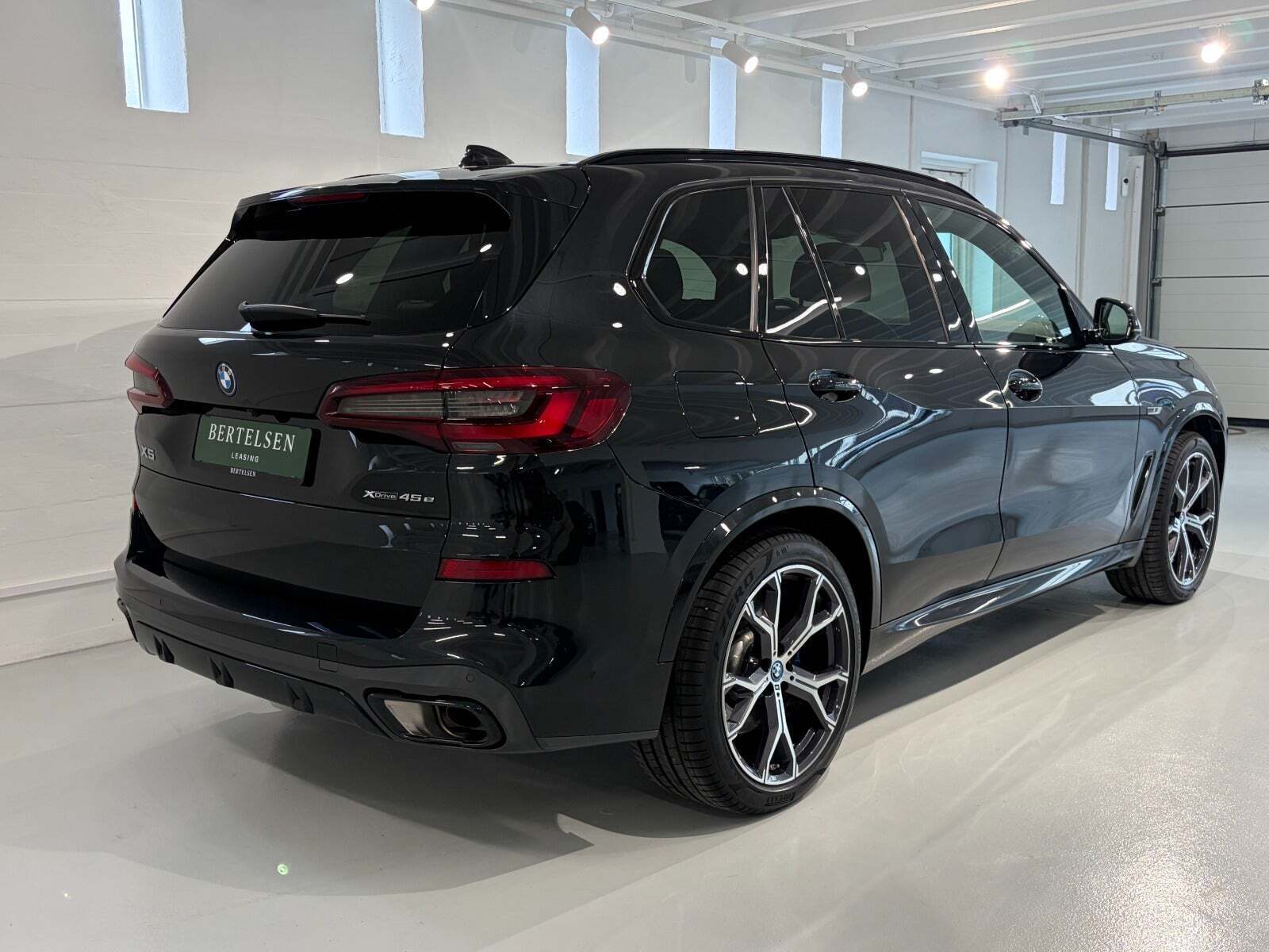 Sort BMW X5 fra 2022