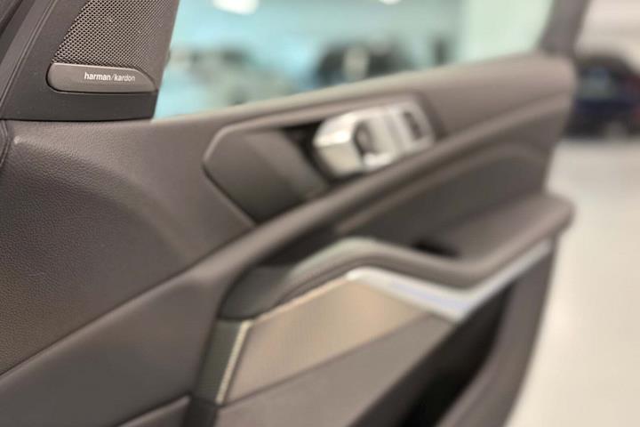 Sort BMW X5 fra 2022