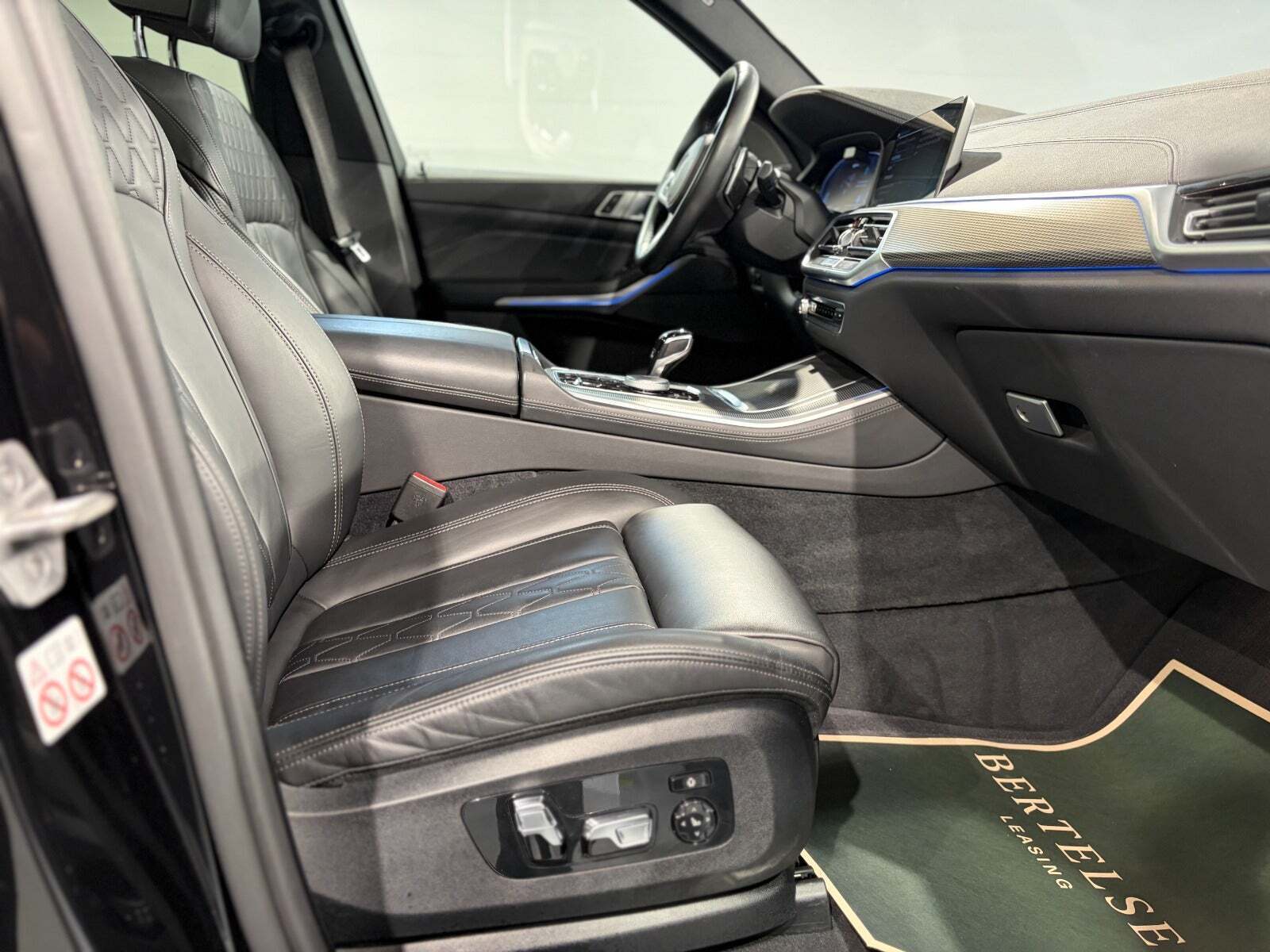 Sort BMW X5 fra 2022