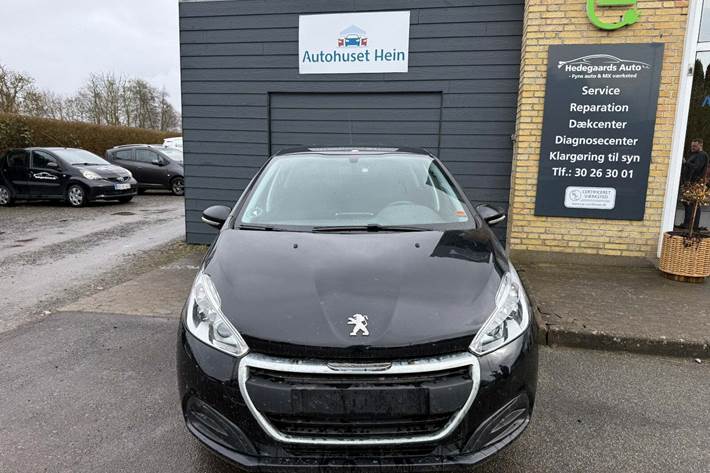 Sort Peugeot 208 fra 2016