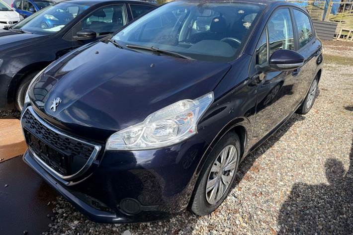 Blå Peugeot 208 fra 2014