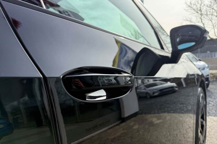 Sort Cupra Born fra 2025