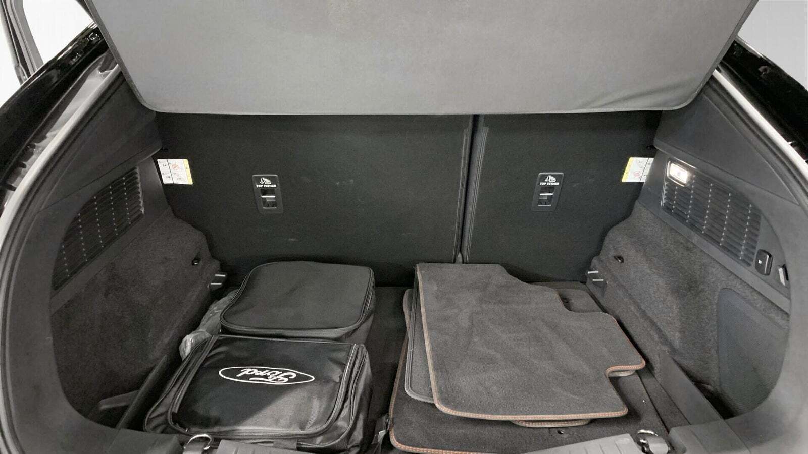 Sort Ford Mustang Mach-E fra 2023