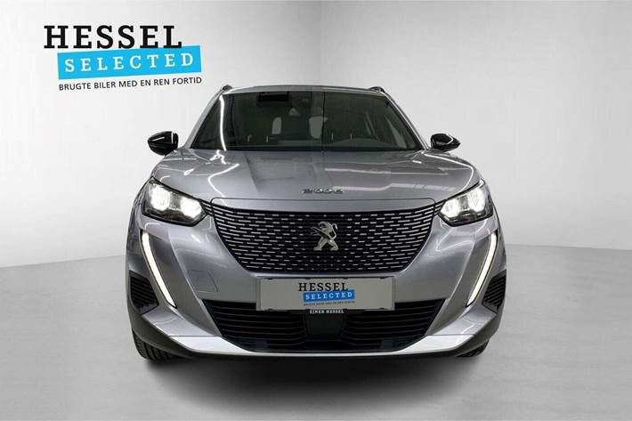 Sølv Peugeot e-2008 fra 2023