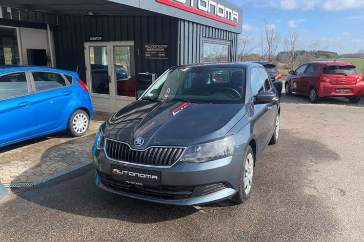 Grå Skoda Fabia fra 2018