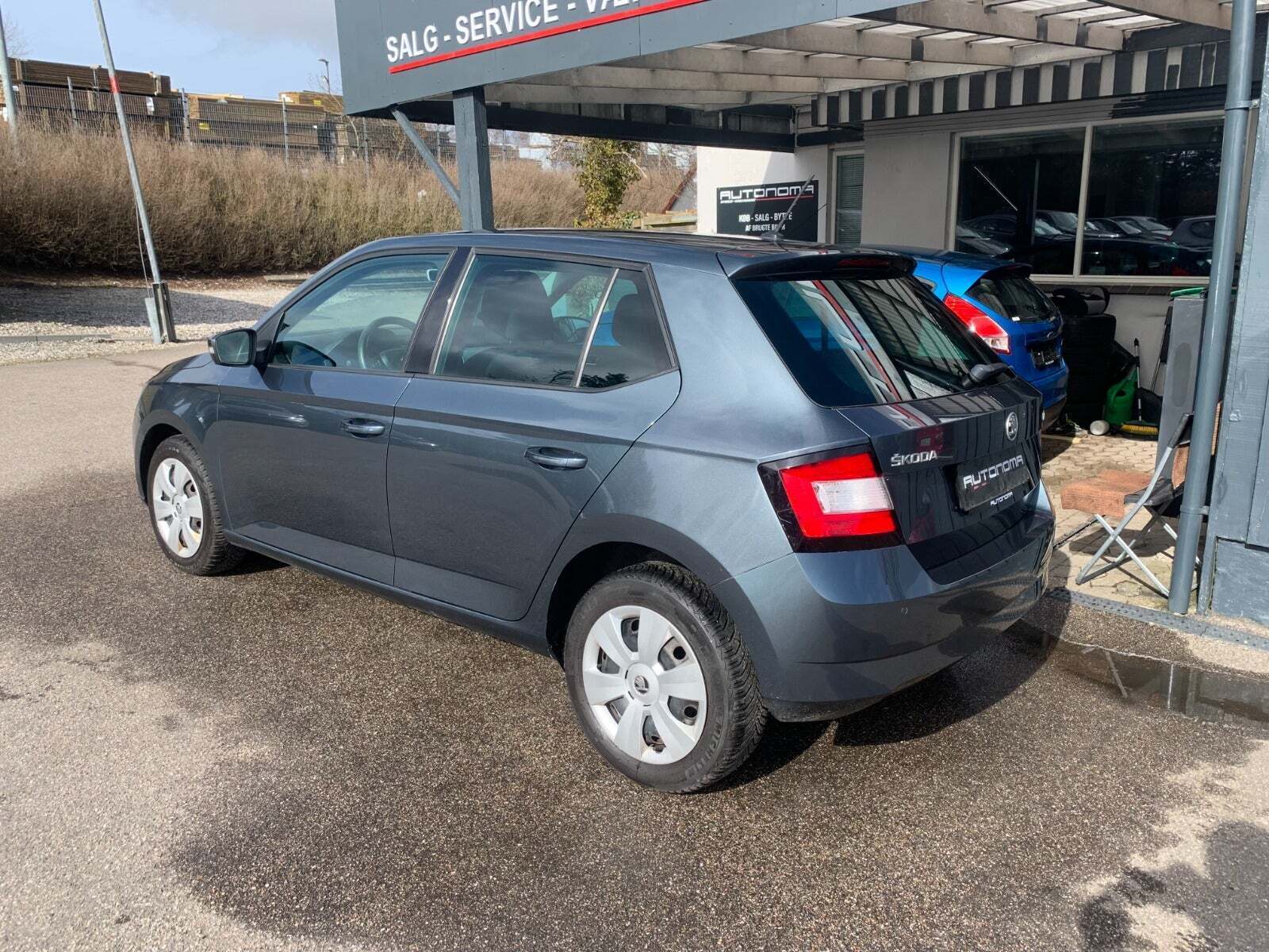 Grå Skoda Fabia fra 2018