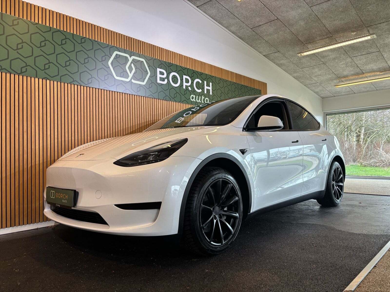Tesla Model Y RWD