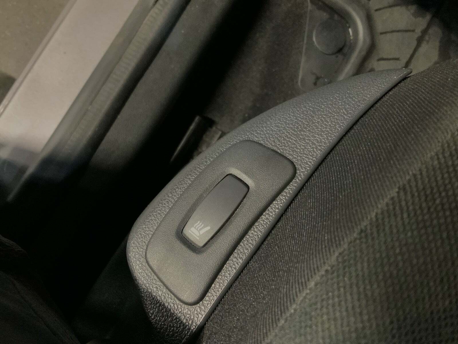 Grå Renault Captur fra 2018