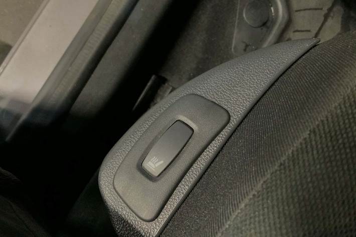 Grå Renault Captur fra 2018