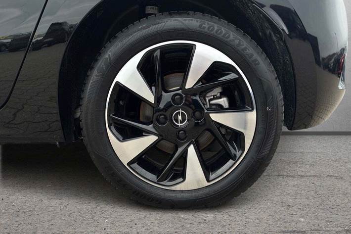 Sort Opel Corsa-e fra 2024